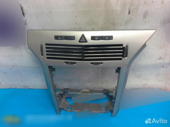 Рамка магнитолы Opel Astra H Family 2004