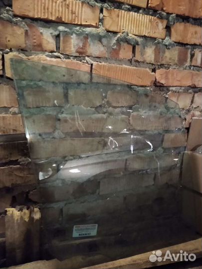 Стекла передней правой двери Renault Scenic 2