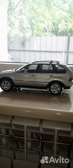 Модель 1.18 BMW x5