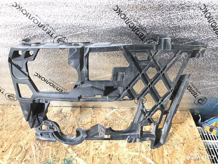 Кронштейны крепления бампера,Golf 7