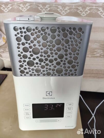 Увлажнитель Electrolux EHU-3715D
