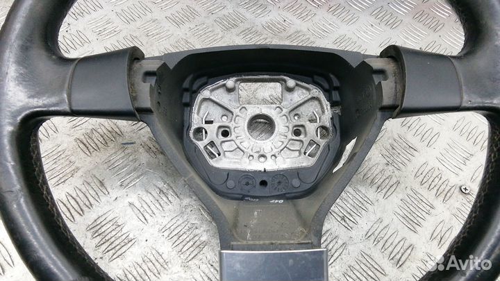 Рулевое колесо volkswagen tiguan 1