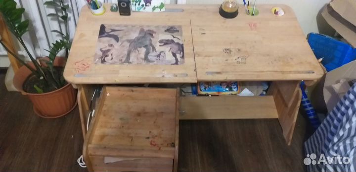 Парта с тумбой, растущая, из массива бука