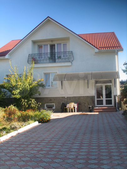 Дом 270 м² на участке 6 сот.