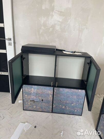 Навесные кухонные шкафы и фасады