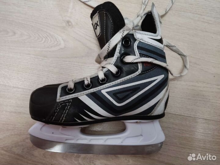 Коньки хоккейные