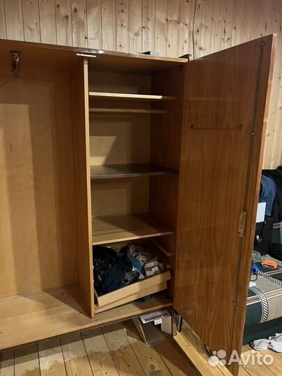 Шкаф