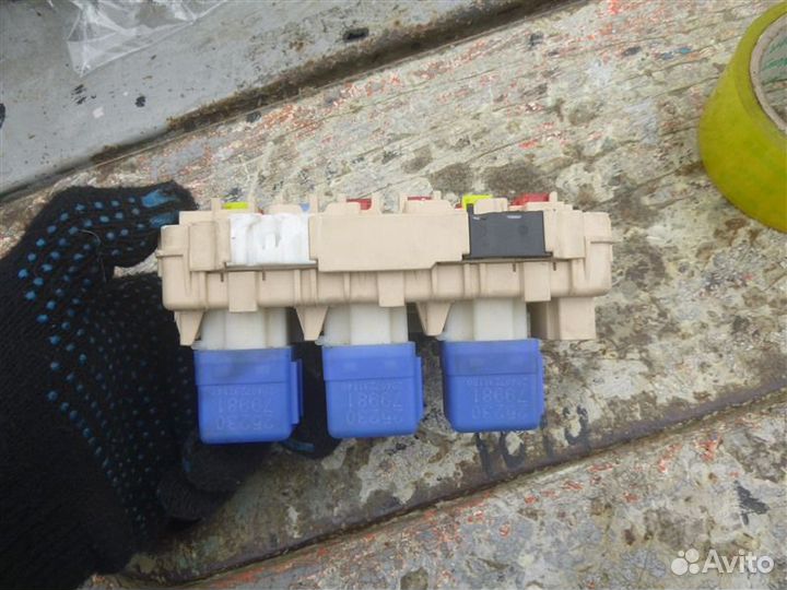 Блок предохранителей Nissan X-Trail PNT30 SR20VET