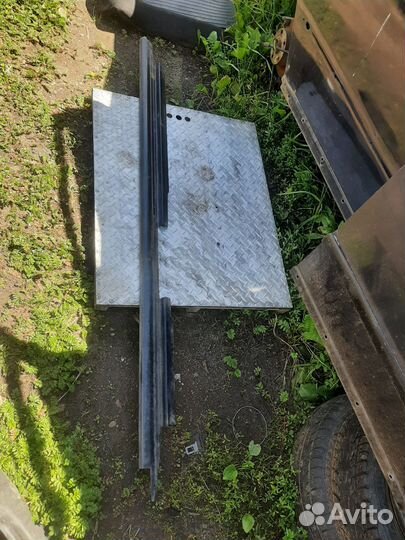 Накладка порога наружня левая Audi A4 B5