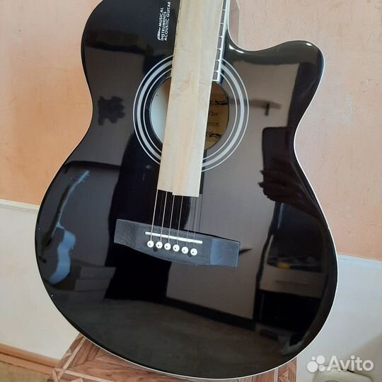 Акустическая гитара 4/4