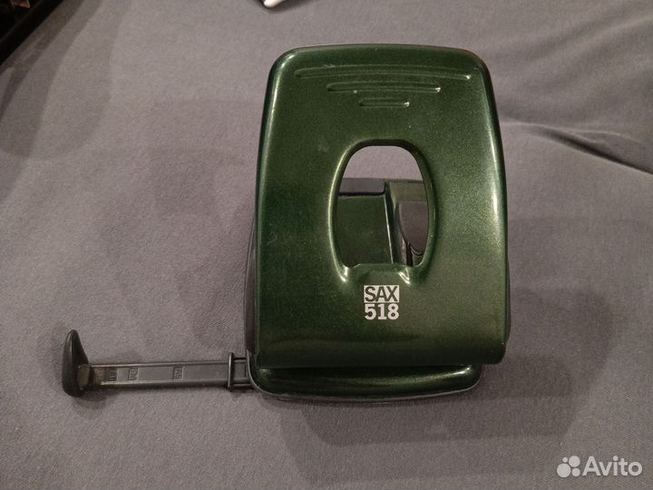 Дырокол sax 518