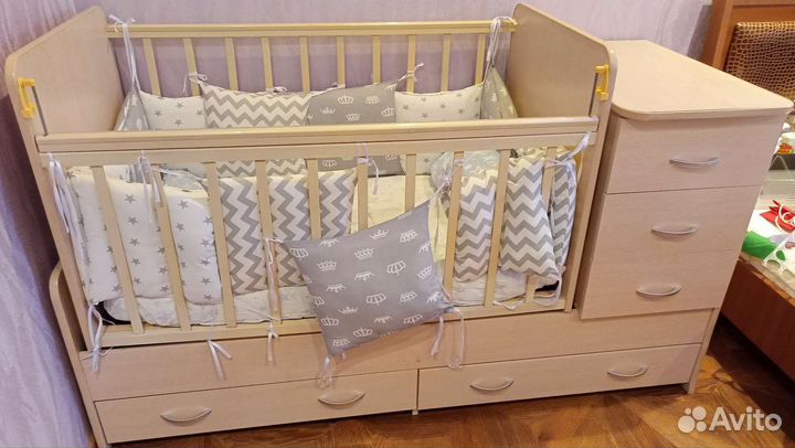 Детская кроватка