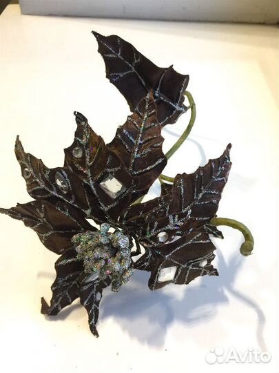 Елочные игрушки - шишки и цветы