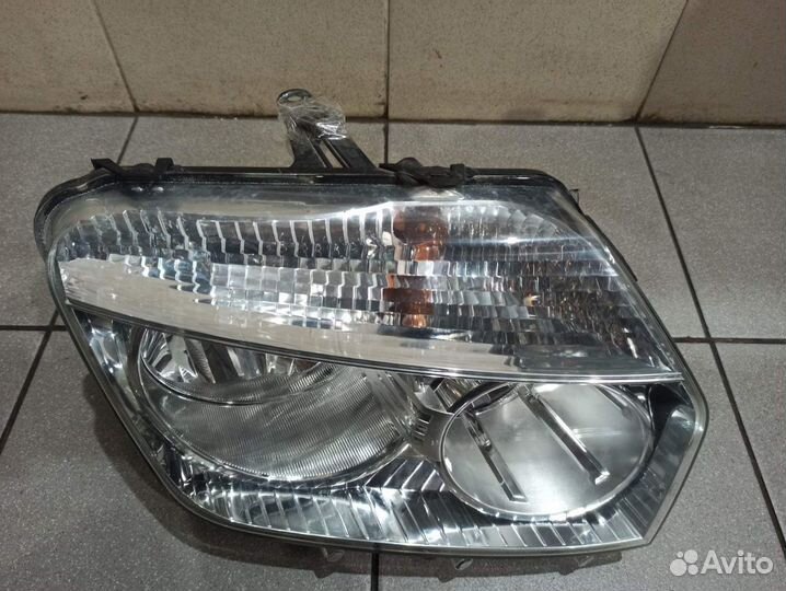 Фара правая. Рено дастер до рестайлинг