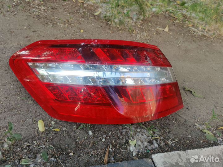 Задний фонарь w 212