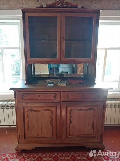 Старинный буфет
