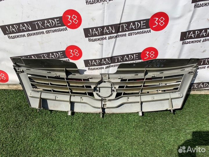 Решетка радиатора Nissan Serena C25