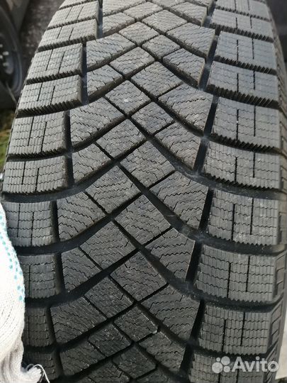 Pirelli Ice Zero FR 225/55 R17 103T