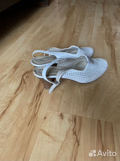 Туфли женские, босоножки