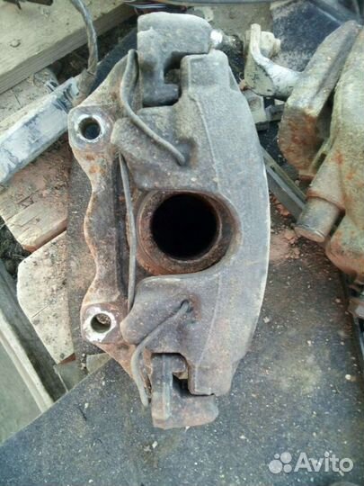 Суппорта передние Opel Astra H