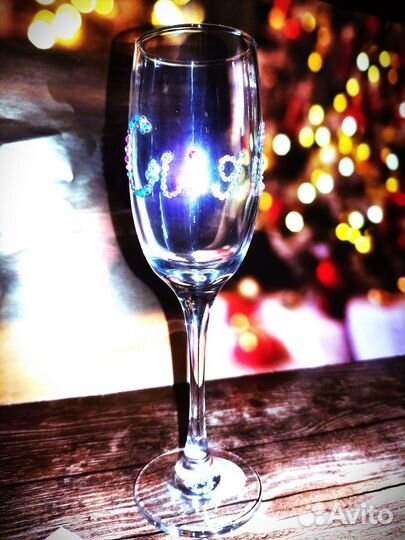 Бокал со стразами