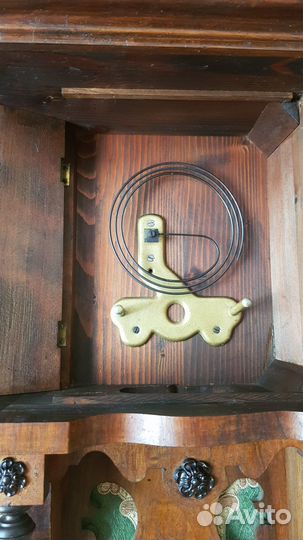 Антикварные настенные часы с боем