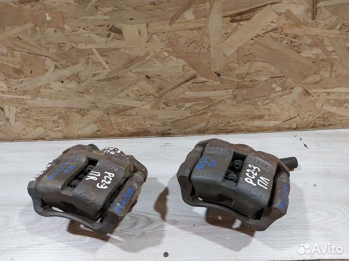 Суппорт передний Renault Symbol 2