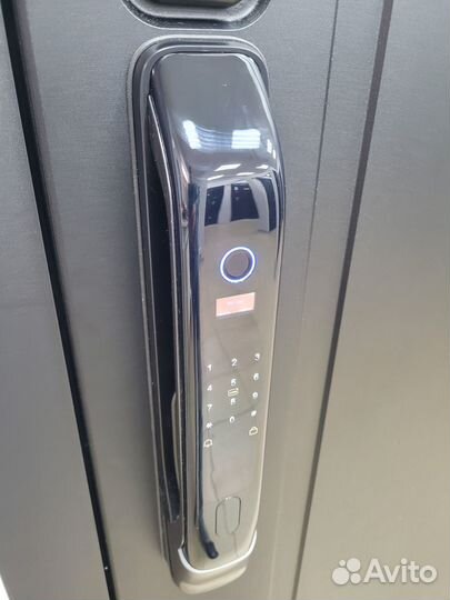 Дверь входная smart с умным замком