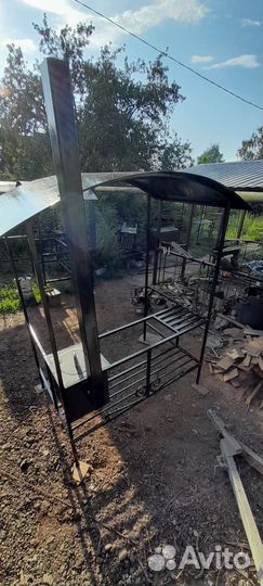 Мангал с крышей и печью