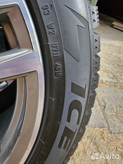 Pirelli Ice Zero 245/45 R19 102T