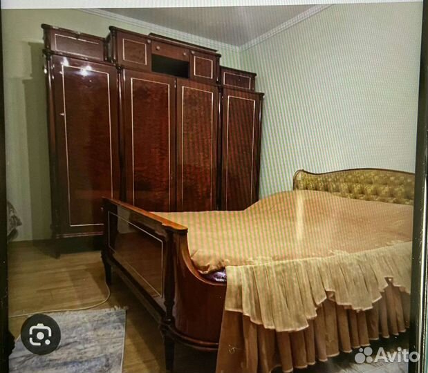 Кровать двухспальная. Красное дерево