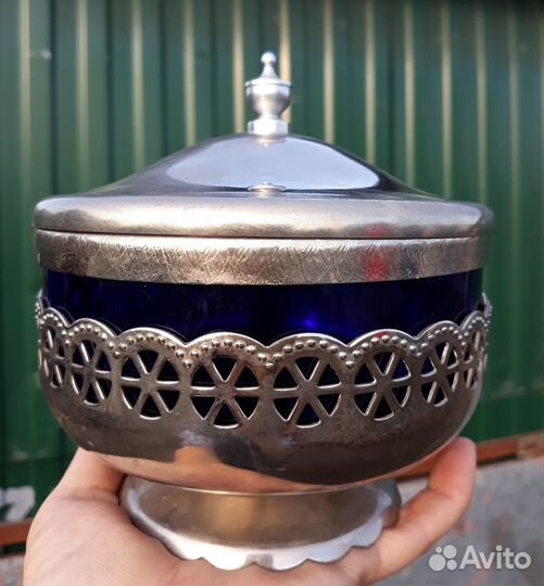 Старинная стекляннаясахарница мельхиор и другие