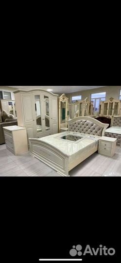 Спальный гарнитур
