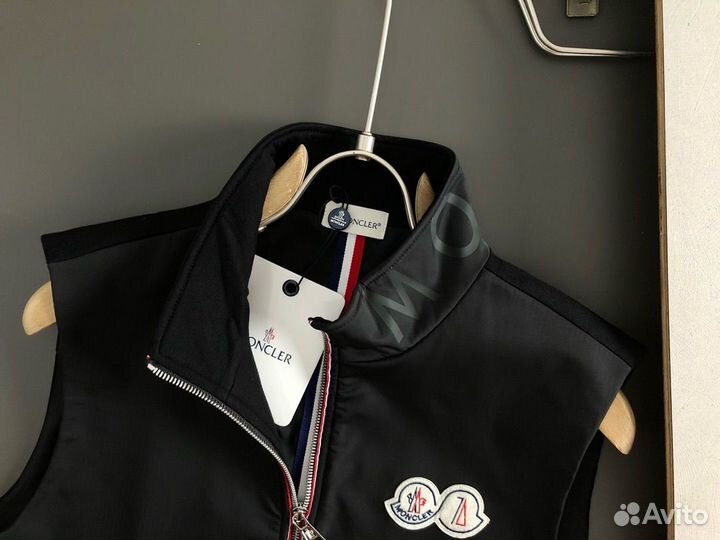 Жилетка moncler