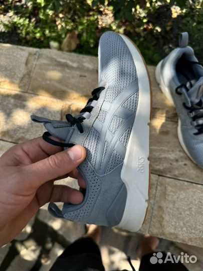 Кроссовки asics