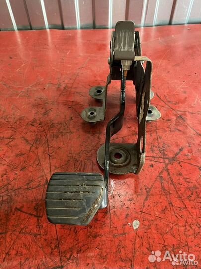 Педаль тормоза Рено Флюенс 2012 Fluence