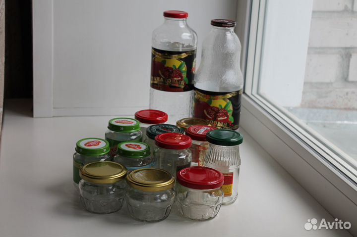Баночки с крышками,бутылки