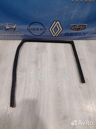 Уплотнитель зад проема стекла двери Renault duster