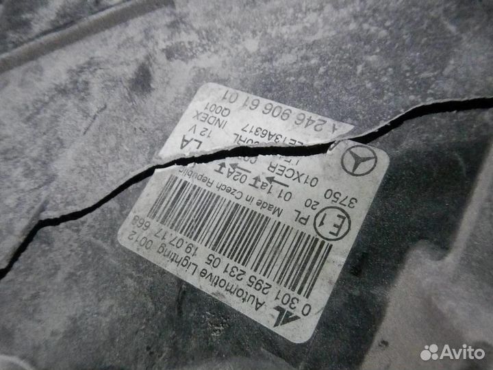 Фара левая Mercedes-Benz B-Class