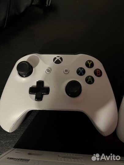 Xbox series s 512gb + 2 геймпада + 2 игры