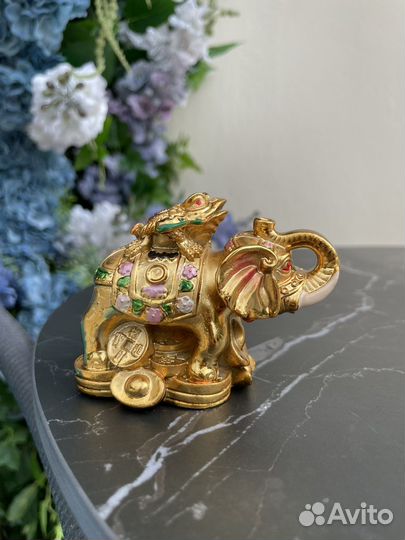 Декоративная статуэтка слон с жабой