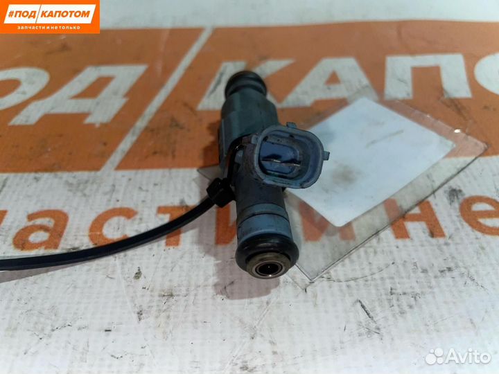 Форсунка топливная Hyundai ix35 2009 353102G300