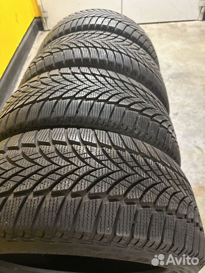 Goodyear UltraGrip Ice 2 235/45 R18 98T