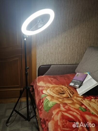 Кольцевая блогерская лампа