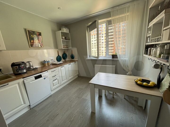 2-к. квартира, 52 м², 6/16 эт.