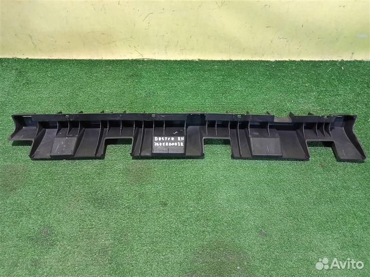 Кронштейн крепления накладки порога правого Renau