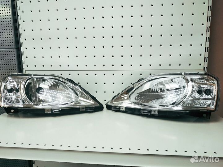 Фары новые Лада Ларгус и Рено Логан