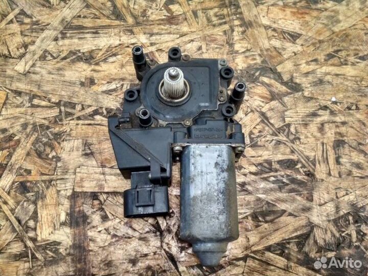 Мотор стеклоподъемника передний левый Audi A6 C5