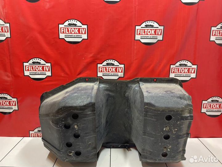 Топливный бак Mitsubishi Pajero Io H76W 4G93 1999