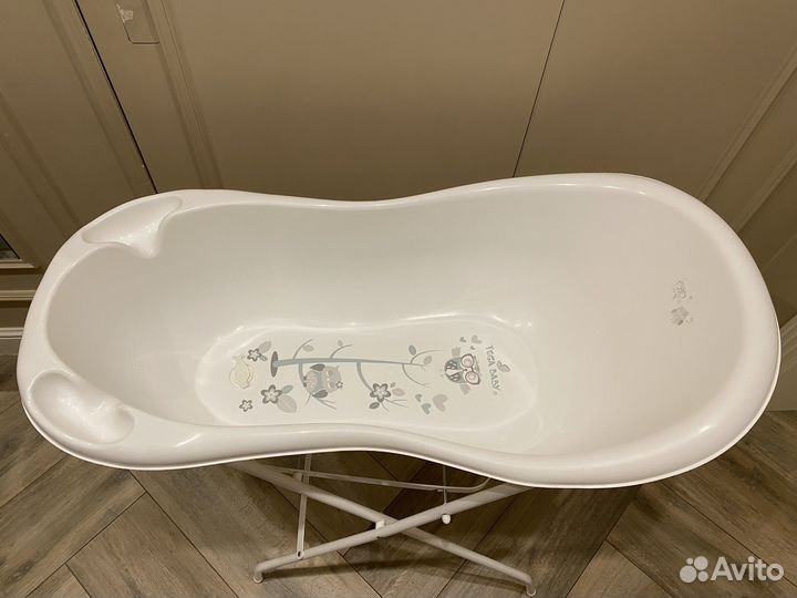 Детская ванночка для купания с подставкой